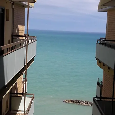 Interno 132 Porto San Giorgio