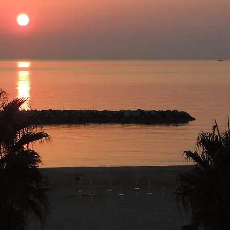 Interno 132 * Porto San Giorgio